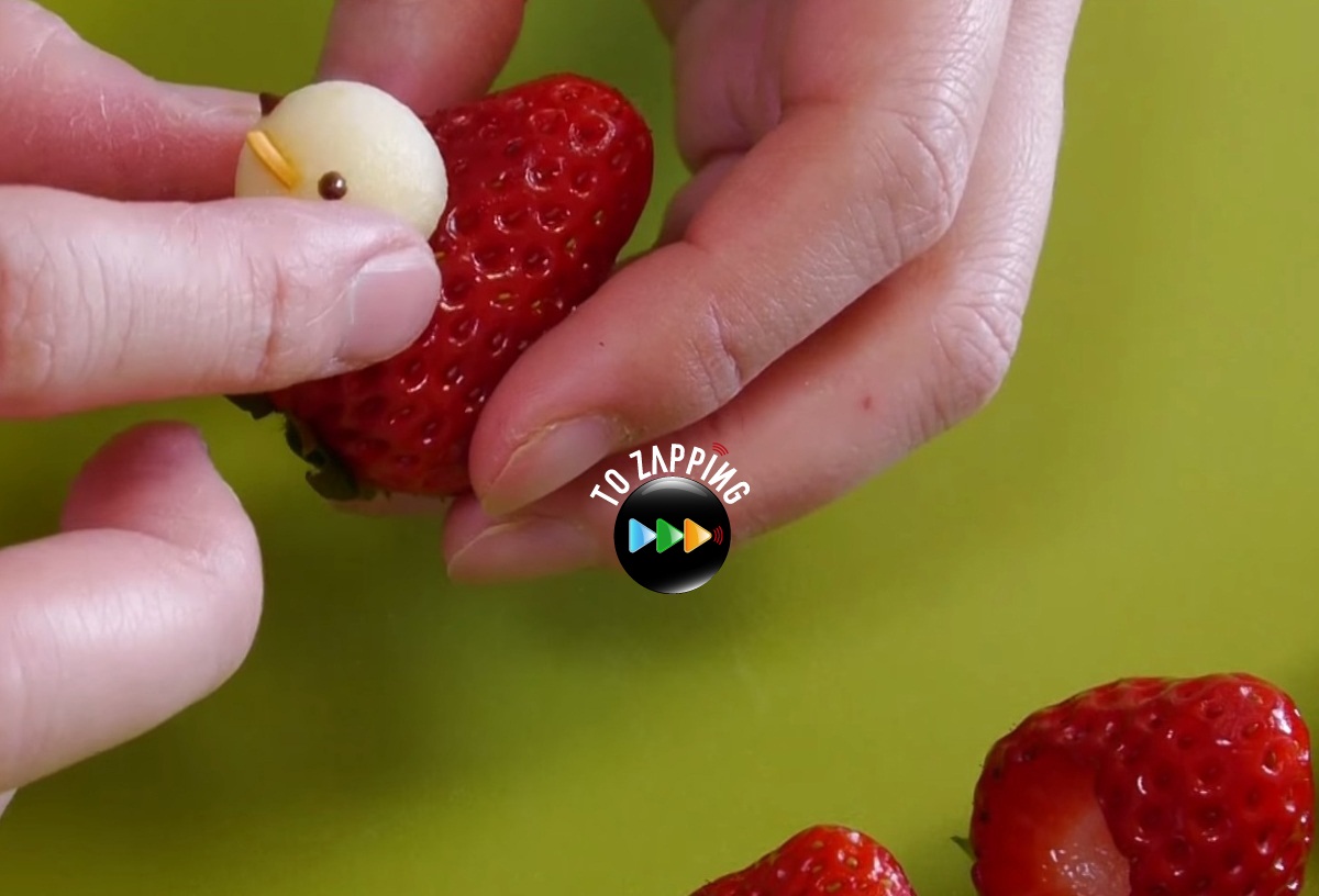 Cómo hacer muñeco de fresa con manzana